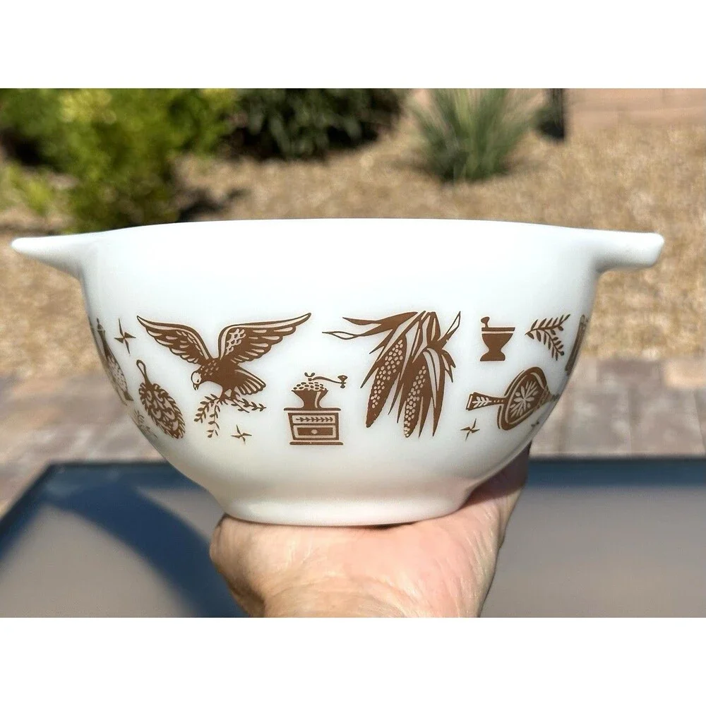 Vintage Pyrex Mixing Bowl #441 Early American Cinderella 1-1/2 PT White Brown
